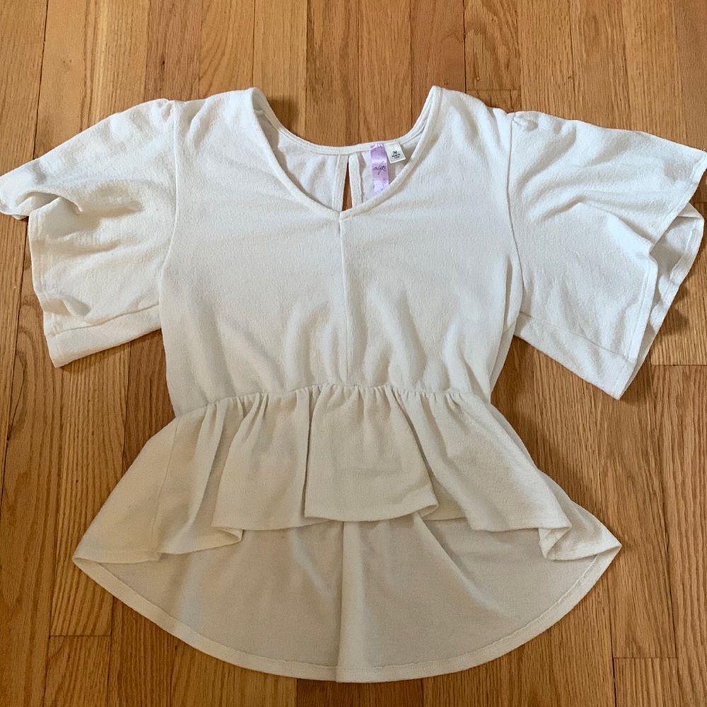 Shorter in the front longer in the back white t-shirt